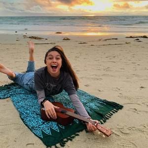 Meet your Posher, Maya